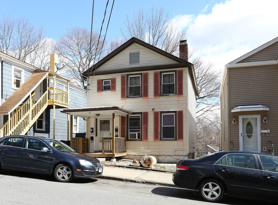 43 Union St in Norwich, CT - Building Photo