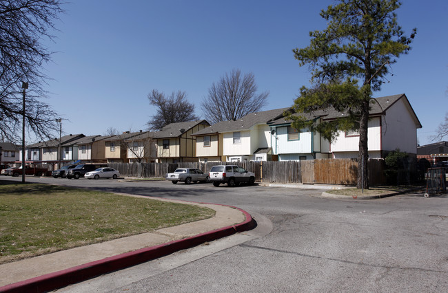 Oakwood Townhomes