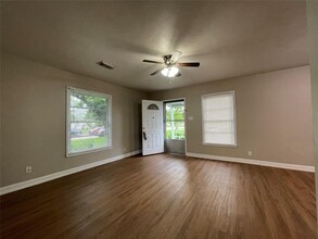 1622 W 8th St in Freeport, TX - Building Photo - Building Photo