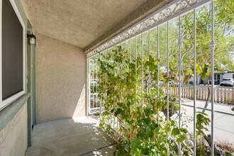 1244 S 9th St in Las Vegas, NV - Building Photo - Building Photo