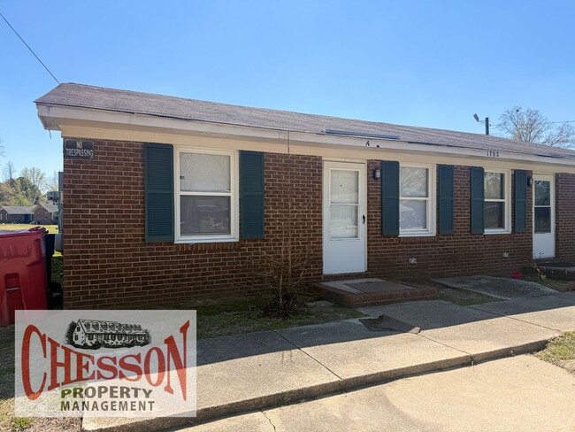 property at 1702 Snowden Dr SE