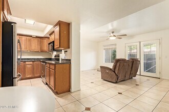 151 E Broadway Rd in Tempe, AZ - Building Photo - Building Photo