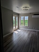 1805 Hillshire Dr in Urbana, IL - Building Photo - Building Photo