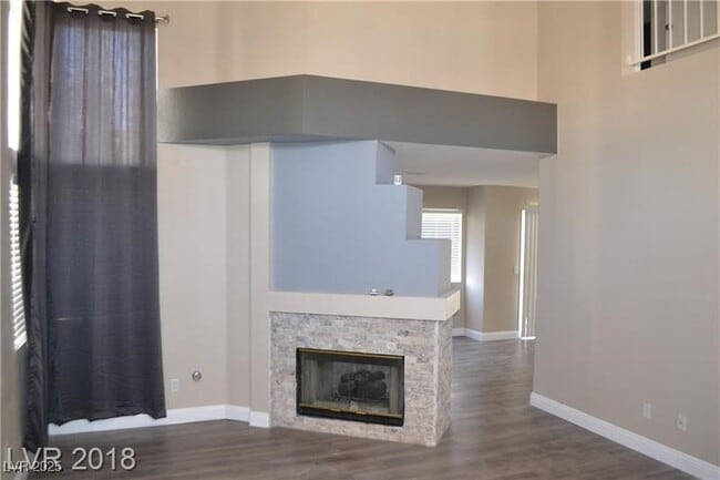 8006 S Counterpoint Ln in Las Vegas, NV - Building Photo - Building Photo