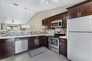 13115 Belhaven Ct in Wellington, FL - Building Photo