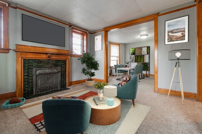 property at 104 S 14th Ave E