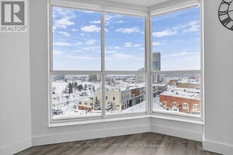 140 Dunlop St E in Barrie, ON - Building Photo - Building Photo