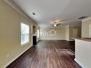 100 Stream Crossing Way in Greer, SC - Building Photo - Building Photo