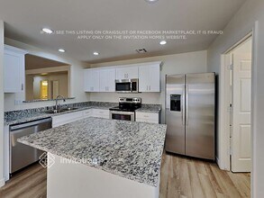 13357 W Canyon Creek Dr in Surprise, AZ - Building Photo - Building Photo