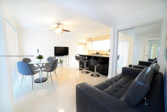 328 Georgia St-Unit -3 in Hollywood, FL - Foto de edificio - Building Photo