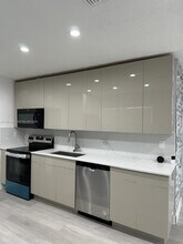 635 N 28th Ave in Hollywood, FL - Building Photo - Building Photo