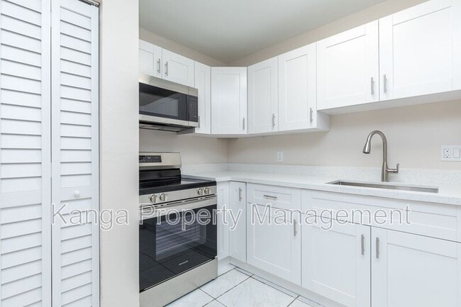 7750 SW 10th Ct in North Lauderdale, FL - Building Photo - Building Photo