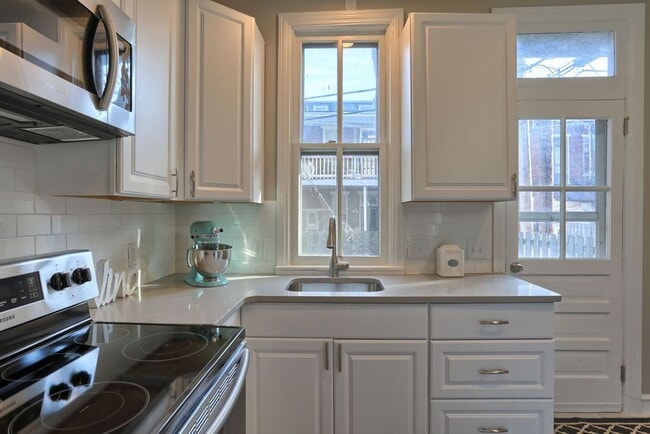 1715 Penn St in Harrisburg, PA - Building Photo - Building Photo