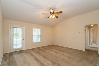 3001 Golden Pond Blvd in Orange Park, FL - Building Photo - Building Photo