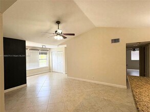 2926 S University Dr in Davie, FL - Building Photo - Building Photo