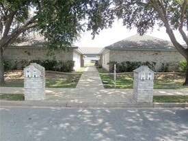 26 N 7th St in McAllen, TX - Building Photo