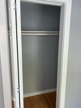 1150 Chapel St, Unit Studio in New Haven, CT - Building Photo - Building Photo