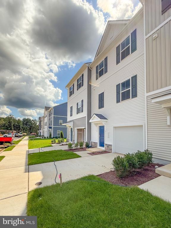 property at 2584 Cougar Ln