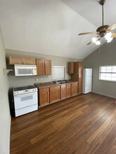 2795 Dennis St in Orange, TX - Building Photo - Building Photo