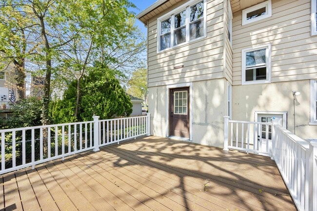 165 Home Ave in Rutherford, NJ - Building Photo - Building Photo