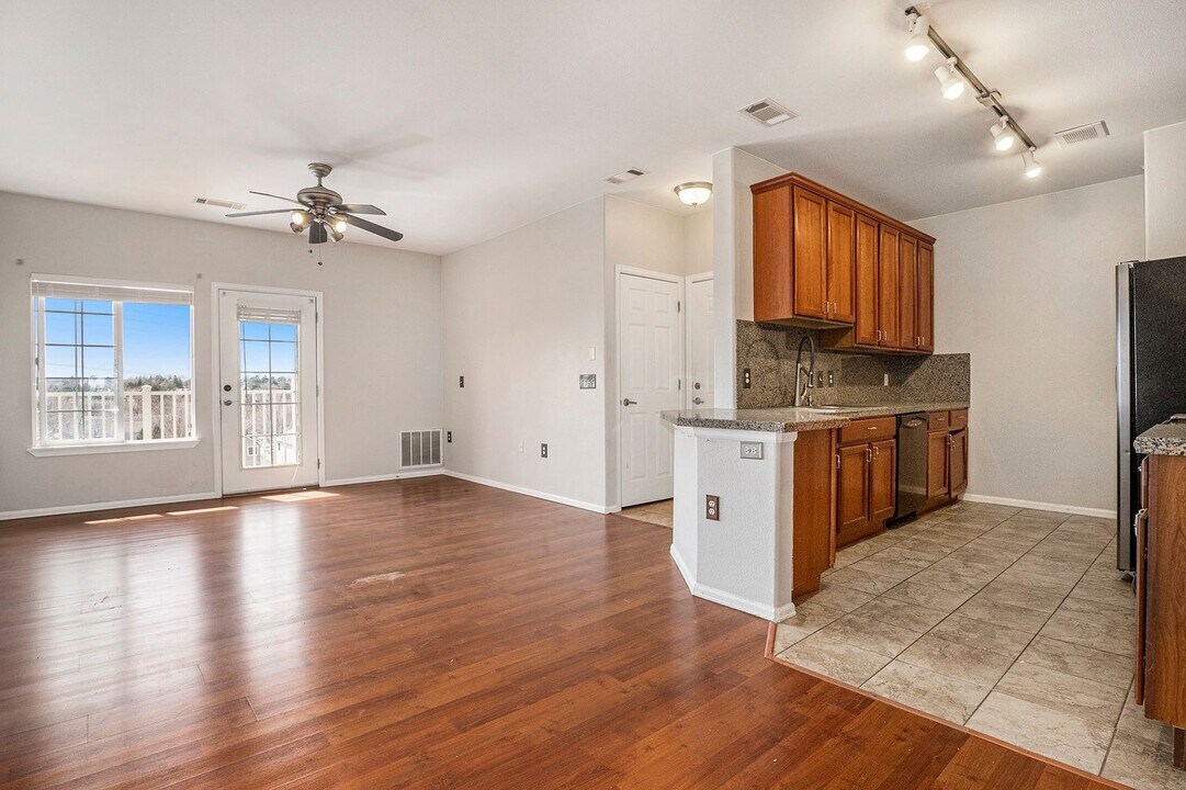 2705 S Danube Way in Aurora, CO - Building Photo