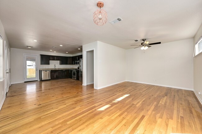 1709 Ulit Ave in Austin, TX - Building Photo - Building Photo