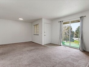 816 Gatewood Dr in Sandy, UT - Building Photo - Building Photo