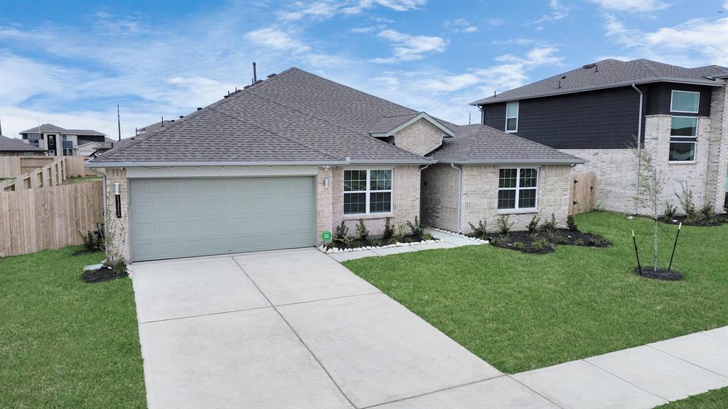 1111 Pk Crst Dr in Missouri City, TX - Building Photo