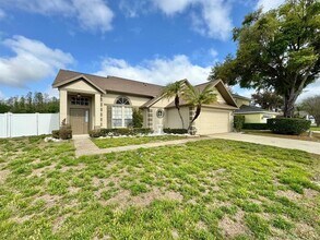 5333 Casa Nueva Dr in New Port Richey, FL - Building Photo - Building Photo