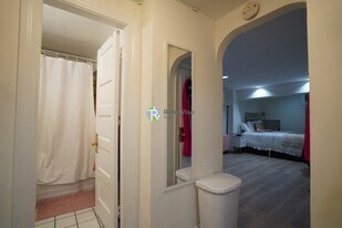 304 Berkeley St, Unit 1 in Boston, MA - Building Photo