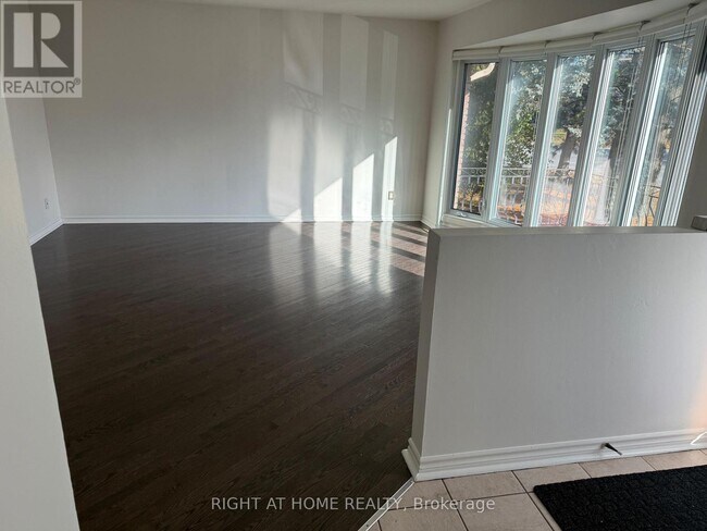 97 Rita Ave in Ottawa, ON - Building Photo - Building Photo