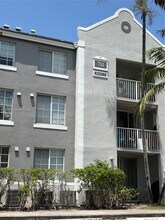 711 SW 111th Way in Pembroke Pines, FL - Building Photo - Building Photo