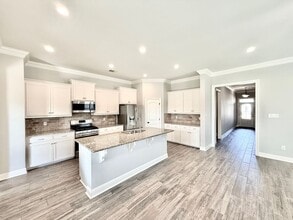 733 Elliston Dr in Gonzales, LA - Building Photo - Building Photo