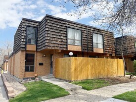 6498 Welch Ct in Arvada, CO - Building Photo