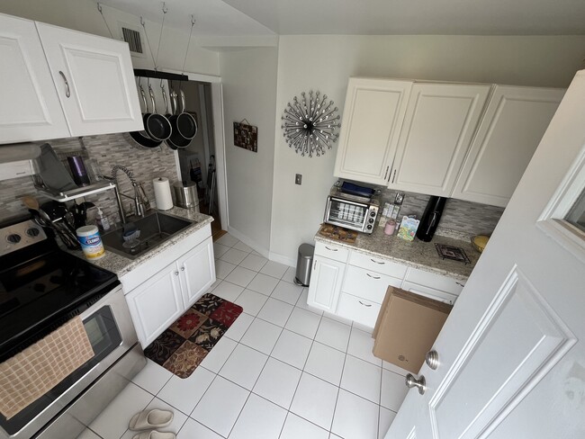 56 Harrison Ave, Unit 1