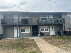 1603 Azalea Cir, Unit 1603 Azalea Apt A in Springdale, AR - Building Photo