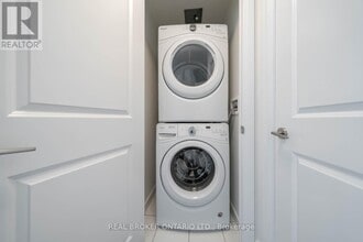 15 Zorra St in Toronto, ON - Building Photo - Building Photo