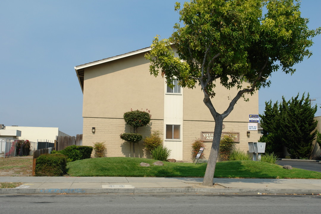 57 San Miguel Ave in Salinas, CA - Building Photo