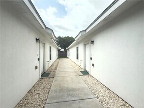 1303 W Heritage Dr, Unit 1 in Pharr, TX - Foto de edificio - Building Photo