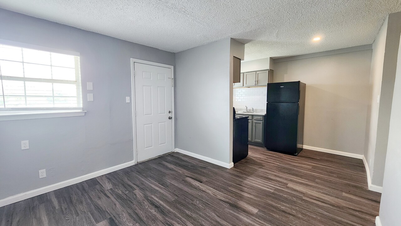 7314 Bennett Ave-Unit -D in Austin, TX - Building Photo