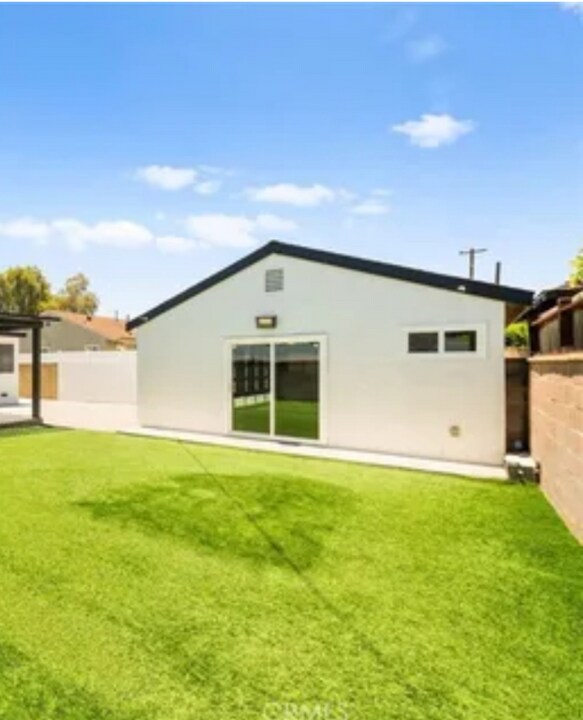 6019 Greentop St in Lakewood, CA - Building Photo