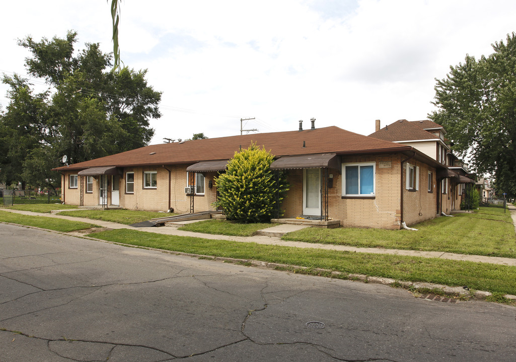 Wells Apartments in River Rouge, MI - Building Photo