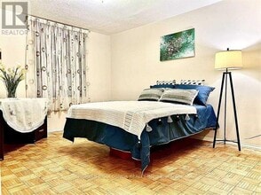 2721 Victoria Park Ave in Toronto, ON - Building Photo - Building Photo