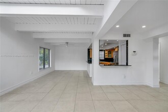 6500 SW 54th Ln in Miami, FL - Building Photo - Building Photo