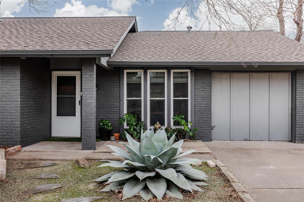 329 Heartwood Dr in Austin, TX - Building Photo