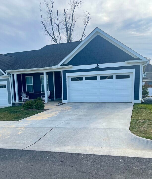 1576 Port Hills Dr in Harrisonburg, VA - Building Photo