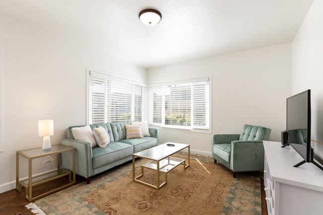 210 Lone Mountain Terrace in San Francisco, CA - Foto de edificio - Building Photo