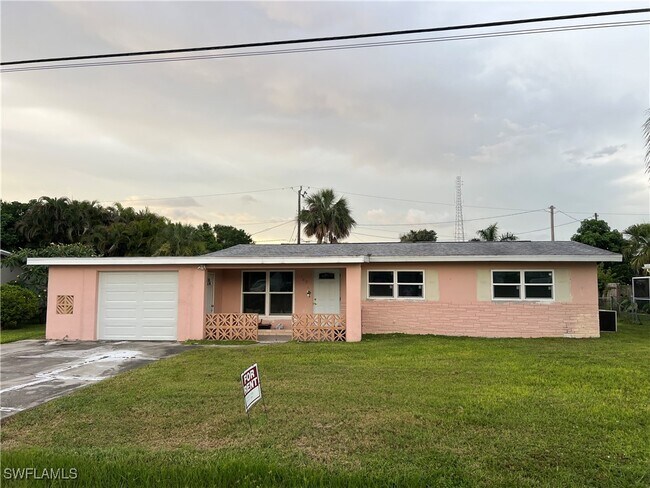 160 Brooks Rd in North Fort Myers, FL - Building Photo - Building Photo