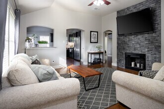 1031 Fallbrook Loop in College Station, TX - Building Photo - Building Photo