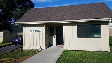 1170 S Elm St in Colville, WA - Building Photo - Building Photo